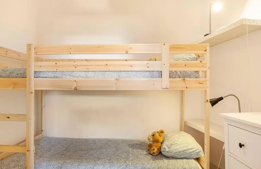 Relax In Lisbon For 4 People With Terrace And Parking-1