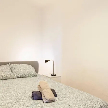 Relax In Lisbon For 4 People With Terrace And Parking-2